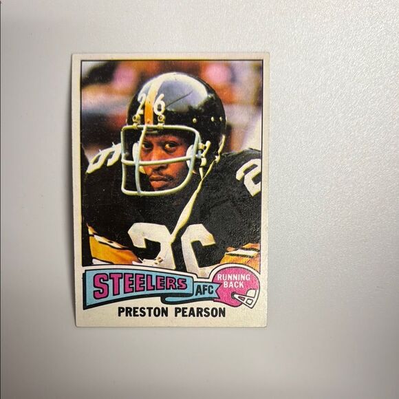 Topps Trading Card - Black and Yellow of Preston Pearson 1975 mint condition - Picture 1 of 4